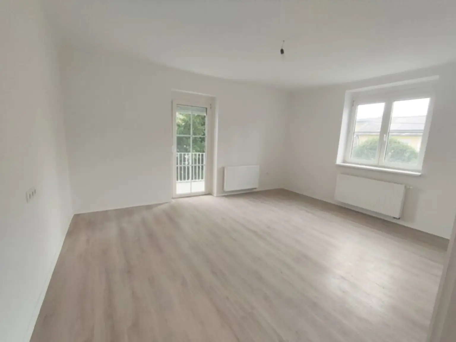 Frisch renovierte Eigentumswohnung mit 2 Balkonen in Siegendorf – Ihr neues Zuhause!