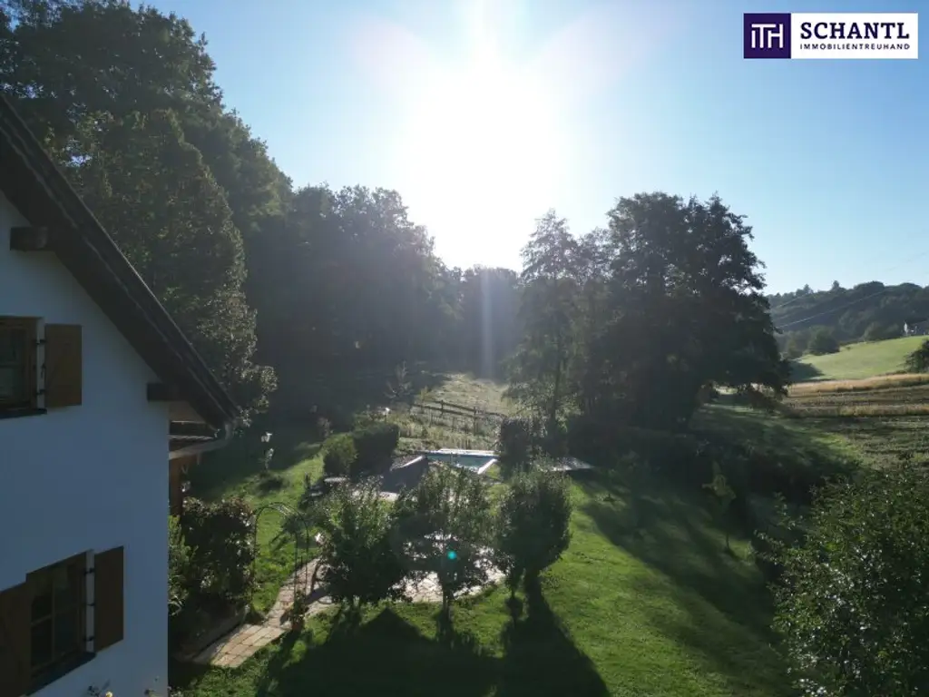 SENSATIONELLES JUWEL! Exklusiver Vierkanthof im Thermenland Steiermark – Wohnen, Reiten & Leben mit Pool und Natur!