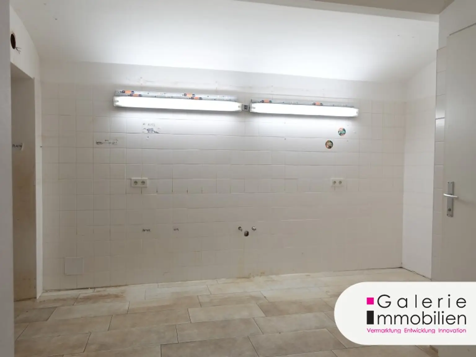 113m² Geschäftslokal/ Atelier mit Galerie an werbewirksamer Lage in Neubau !