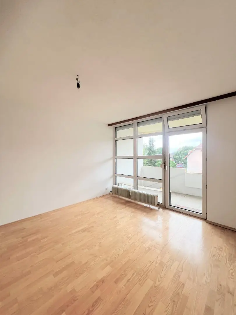 TOLLE WOHNUNG IN RUHIGER LAGE - TIEFGARAGENPLATZ INKLUSIVE