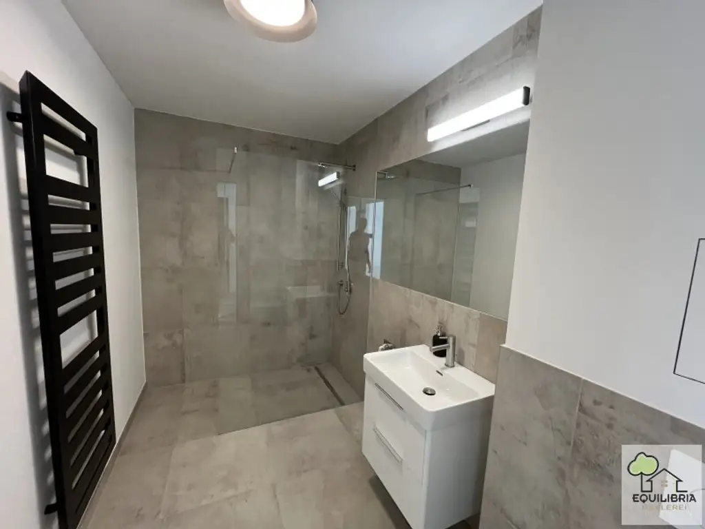 VOLL  EINGERICHTET- GEKÜHLT- EINZUGSBEREIT- NEUBAU ! Ihr neues Zuhause wartet auf Sie!