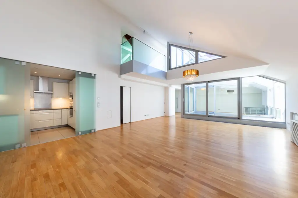 Stadthaus im Dach: Palais-Charme auf drei Etagen