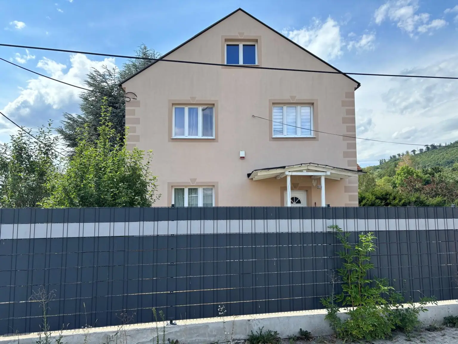 Haus straßenseitig