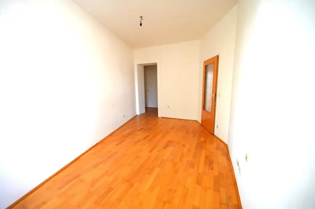 Klein UND Fein - Gemütliche 3-Zimmer-Wohnung mit neuer Einbauküche ab Mitte November!