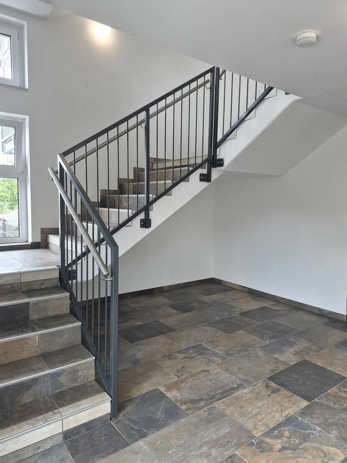 Neubau: Tolle ca. 65 m² Wohnung mit ca. 64 m² Eigengarten und Terrasse