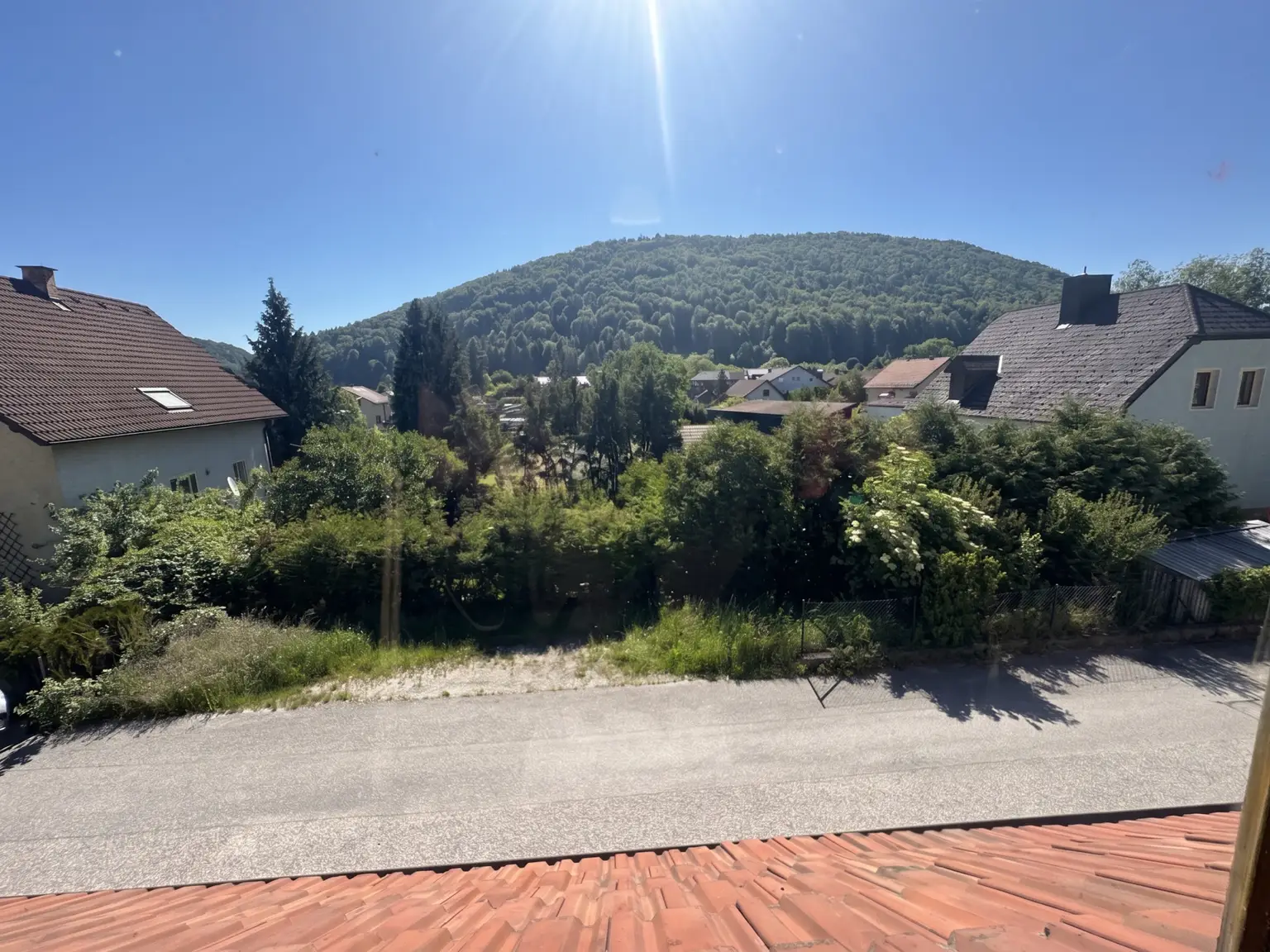 Blick aus dem Fenster im DG