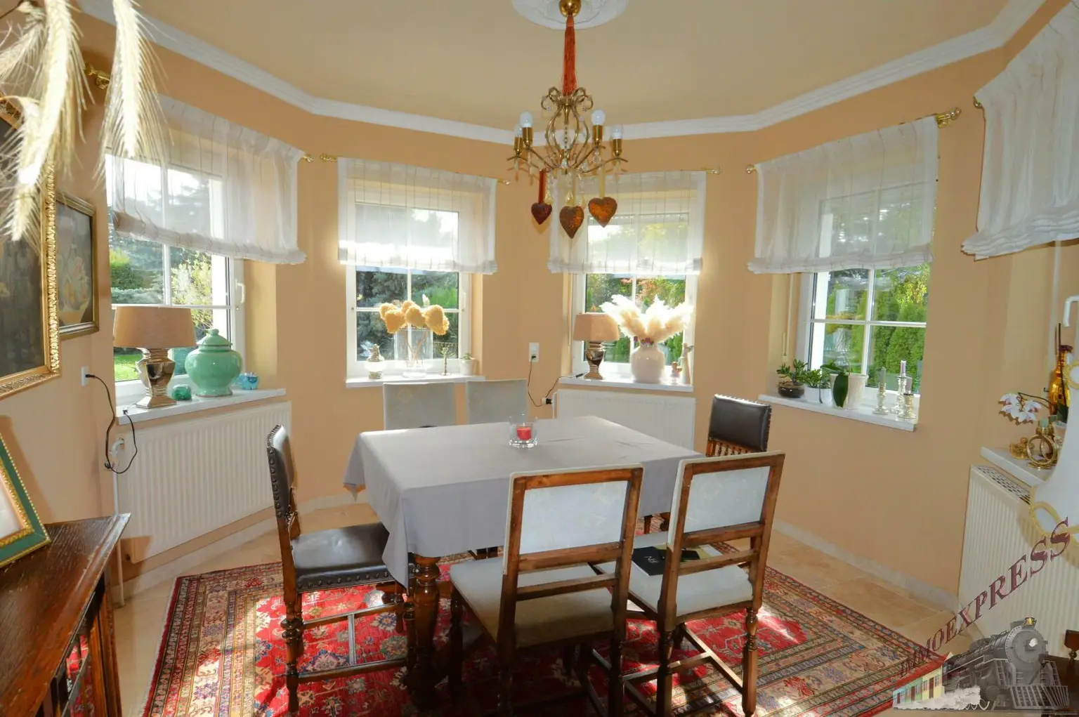 Repräsentatives Einfamilienhaus im italienischen Stil auf ca. 2.711 m²
