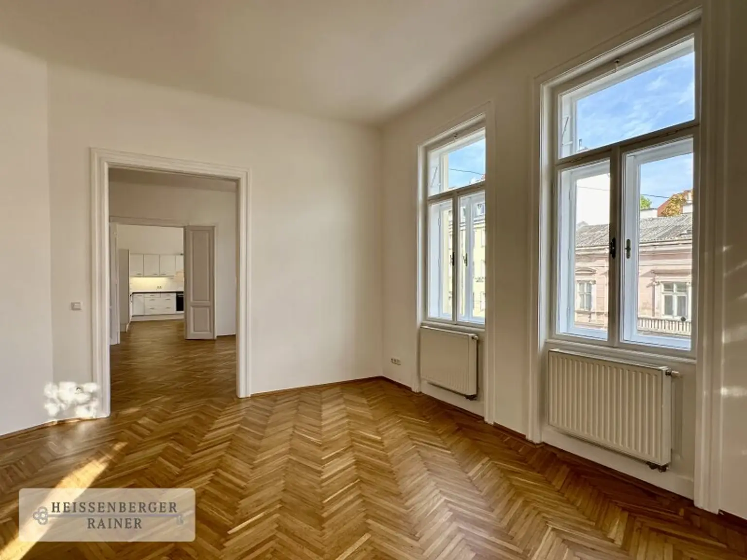 BELETAGE IN ALTHIETZING /// UNTER ST. VEIT /// GROSSZÜGIGE ALTBAUWOHNUNG