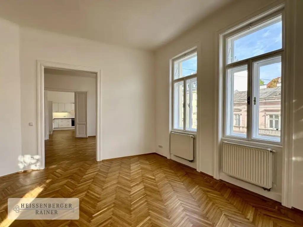 BELETAGE IN ALTHIETZING /// UNTER ST. VEIT /// GROSSZÜGIGE ALTBAUWOHNUNG