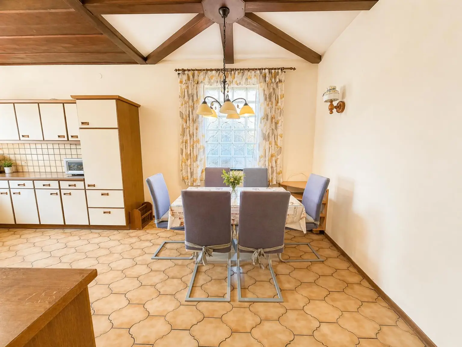 Essecke Hauptgebäude