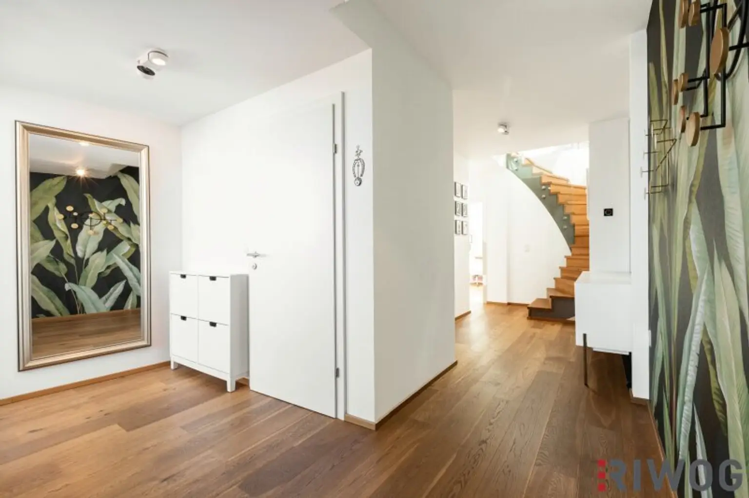Ein unvergleichbarer Ausblick | 4-Zimmer Dachgeschoßwohnung mit hochwertiger Einbauküche | Parkplatz optional