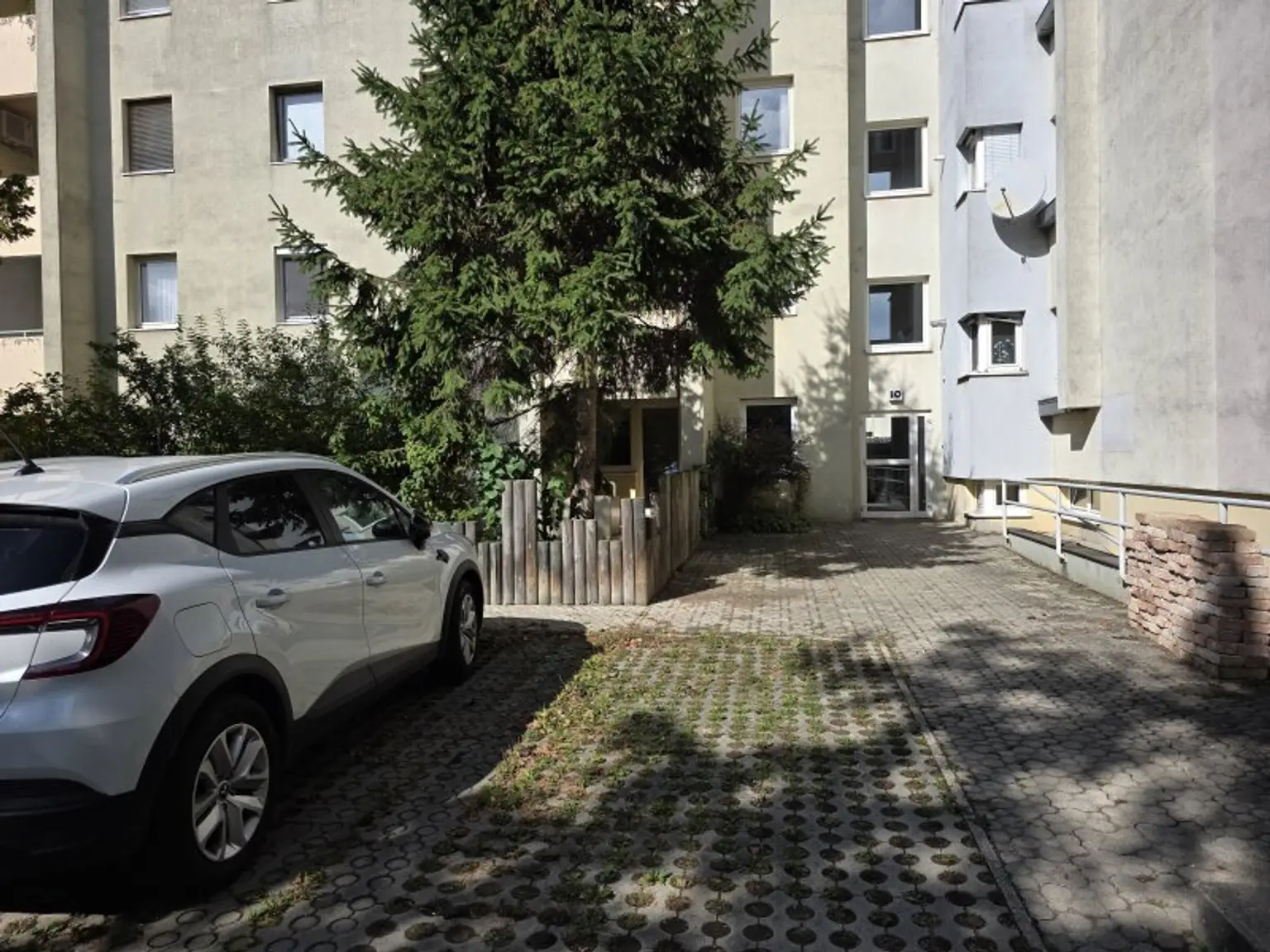 Willkommen in Ihrer GARTENWOHNUNG  3,5 ZIMMER -  inklusive KFZ-STELLPLATZ