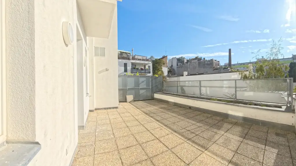 Der nächste Sommer kommt bestimmt: Generalrenovierte 3-Zimmer-Wohnung mit großzügiger Terrasse