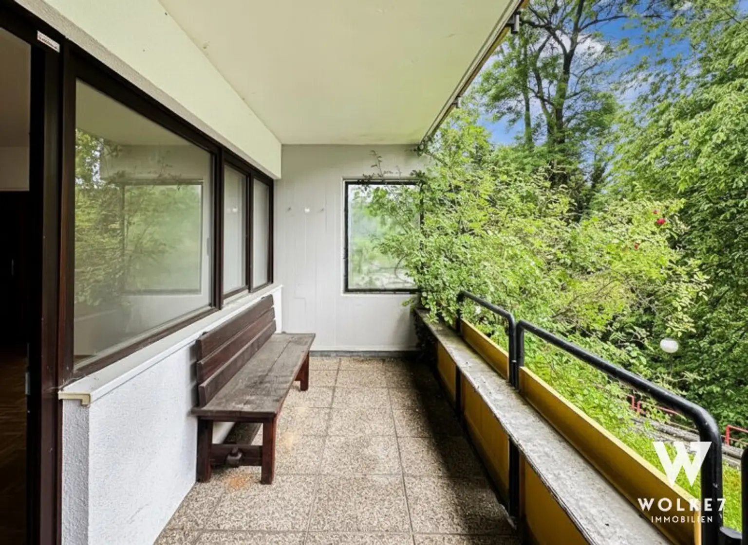 Wohnen am Mauerbach – mit Loggia, Schlossblick und absoluter Ruhelage im Grünen