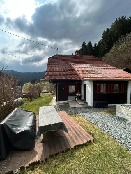 2776 m² Grund + Charmantes Einfamilienhaus im Sonnigen  Himmelberg mit Garten, + Garage & Werkstatt für 199.000 €