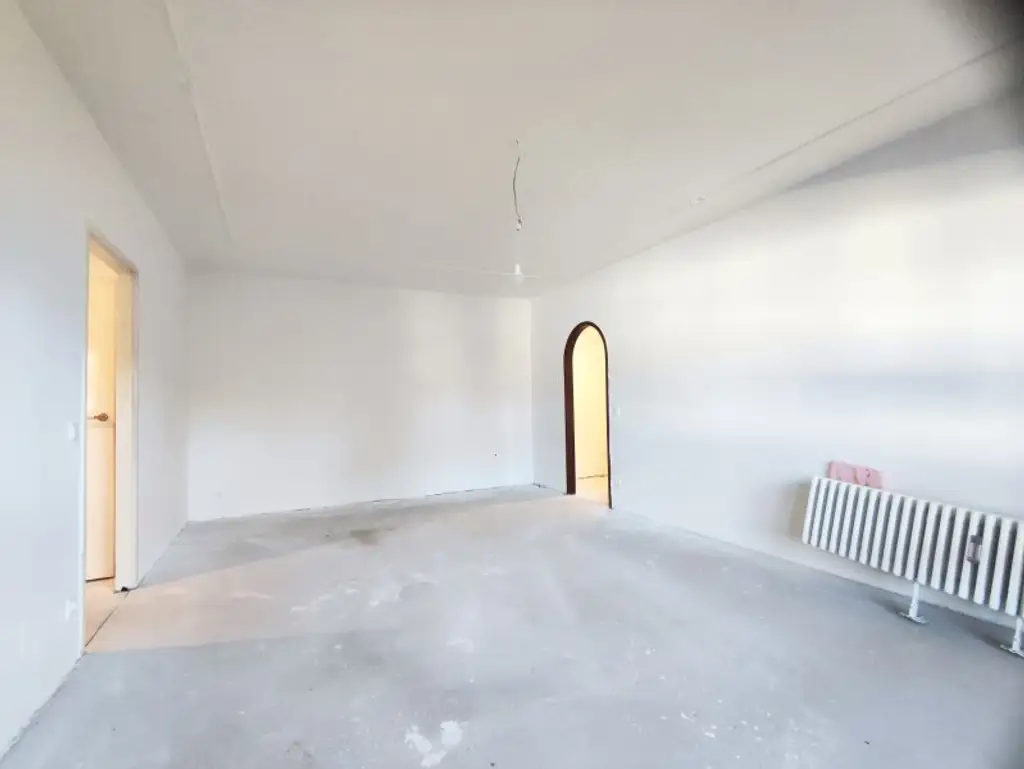 EDELROHBAU - Sanierungsbedürftige 3-Zimmer Wohnung mit Loggia