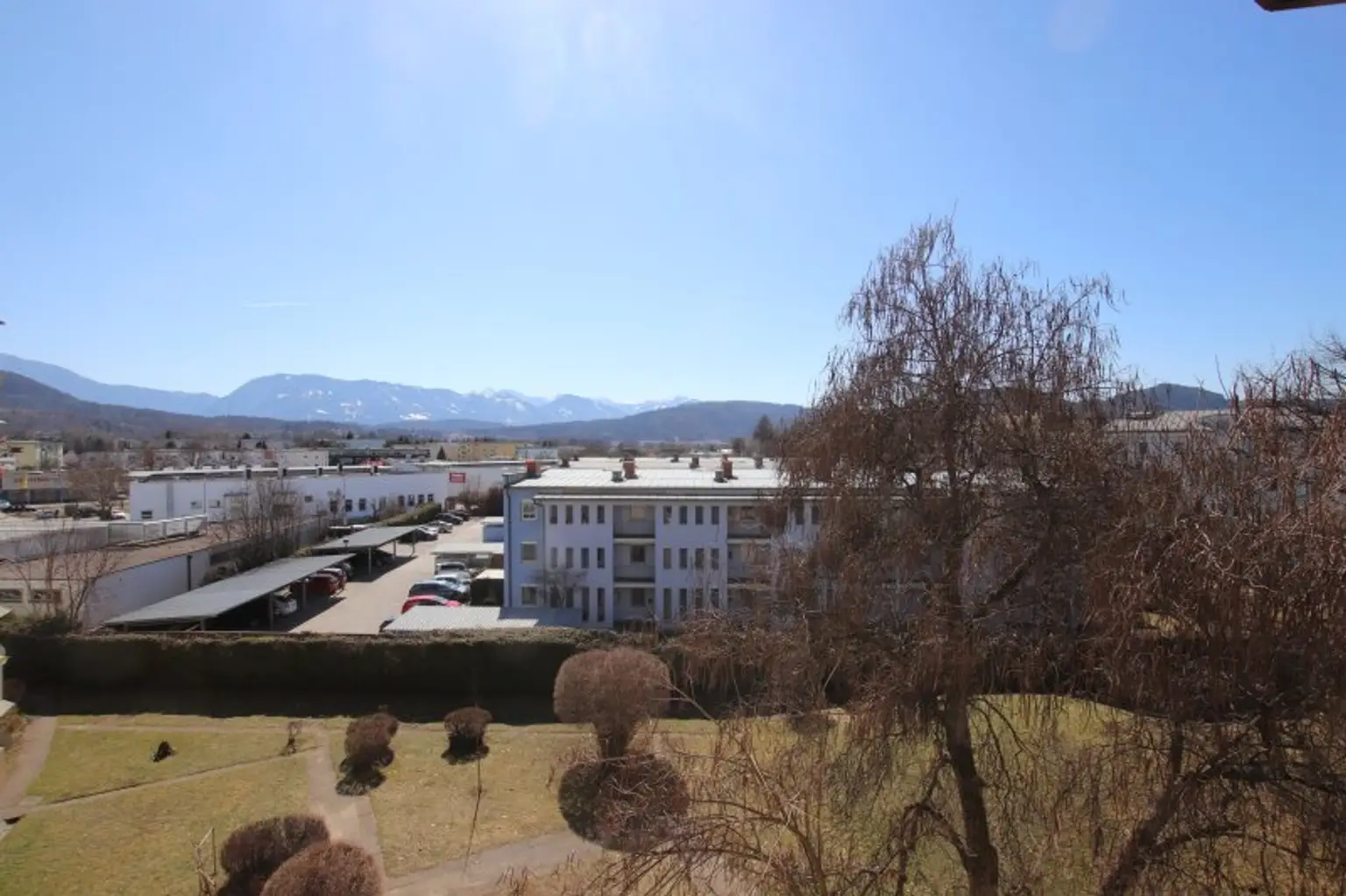 Schöne sanierte 2 Zimmer Wohnung mit Loggia in Waidmannsdorf - Lodengasse