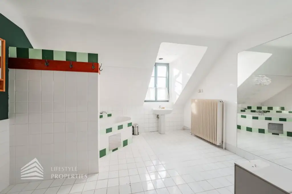 Exklusives Baugrundstück in einzigartiger Lage mit Einreichplanung!