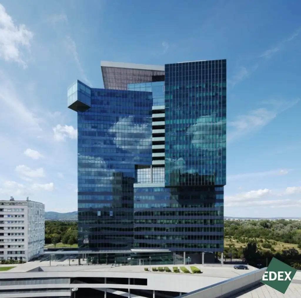 Hochwertige Flächen im Saturn Tower