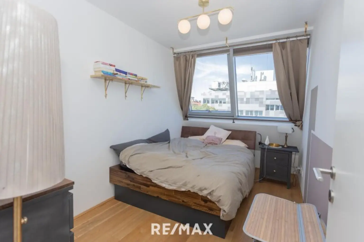 Herrliche DG-Maisonette mit 2 Hof-Terrassen bei der Volksoper, Währinger Straße