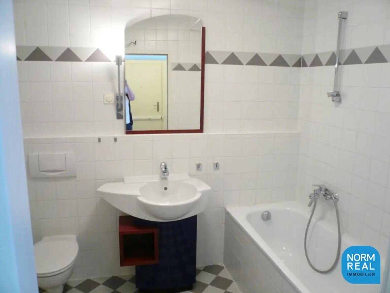Bad mit Wanne