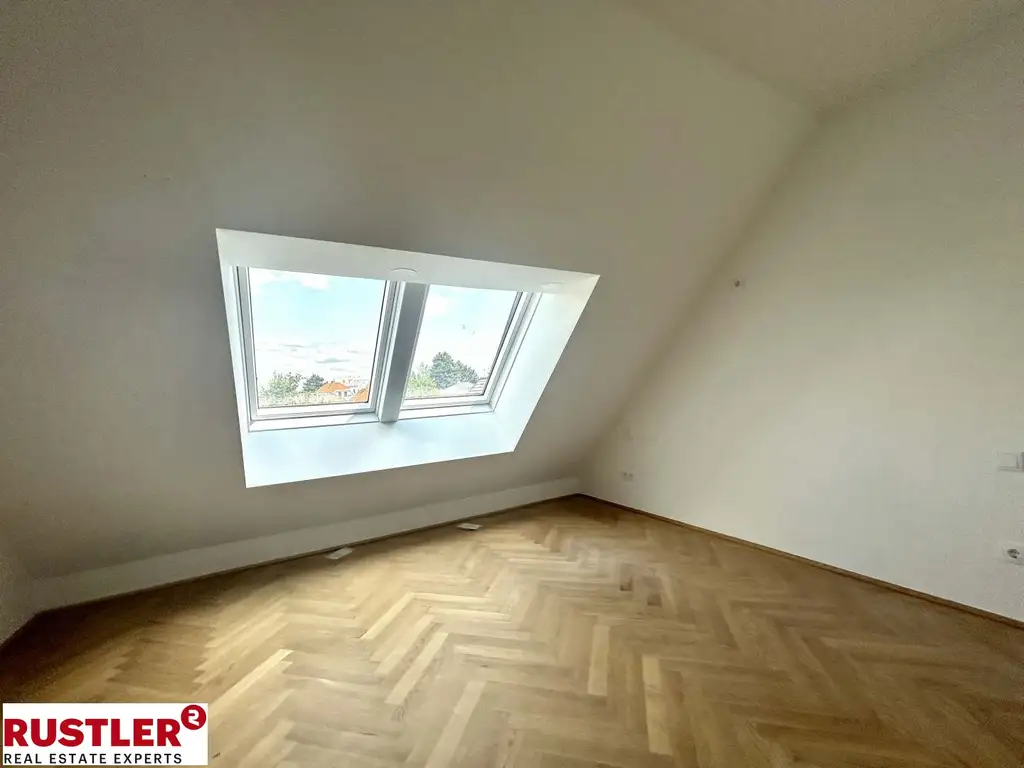 Exklusive Dachgeschosswohnung in Grünruhelage - zu verkaufen