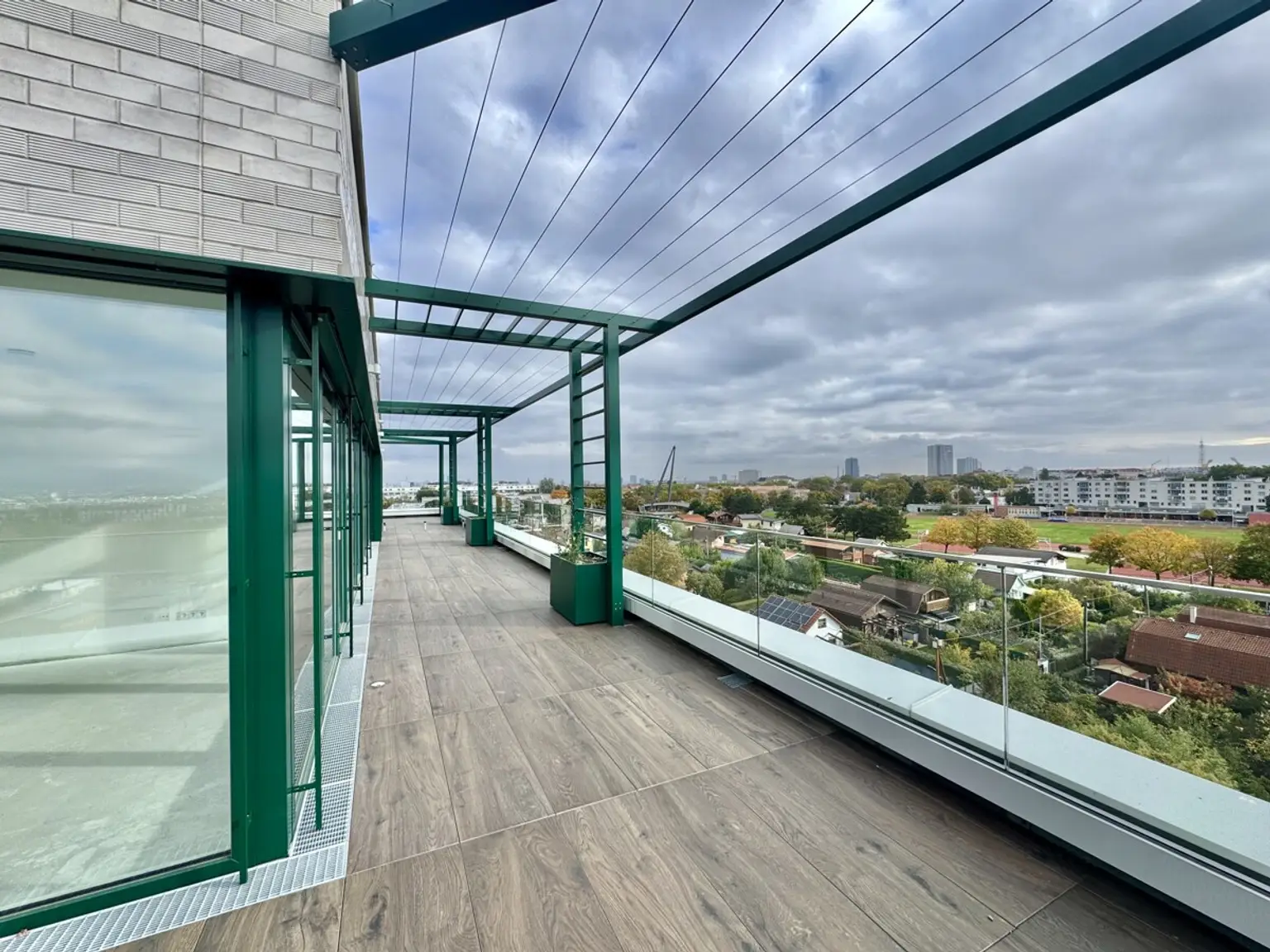 Exklusives Penthouse mit 90m2 Panoramaterrasse: Provisionsfrei - Wohnung + Büro mit luxuriöser Ausstattung