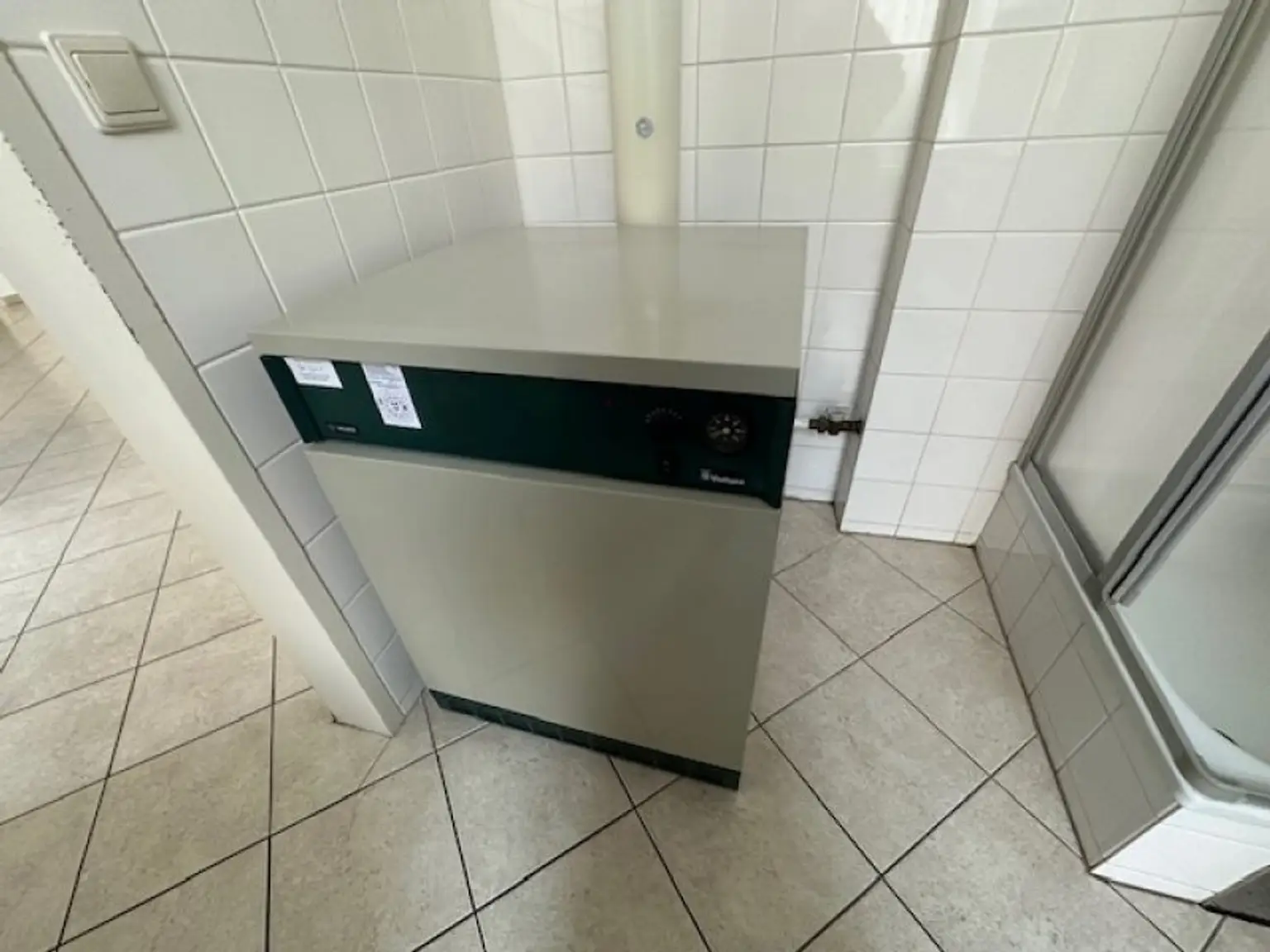 Ruhige Lage, modernes Büro/Praxis mit Autoabstellplätzen in zentraler Lage! Unbefristet!