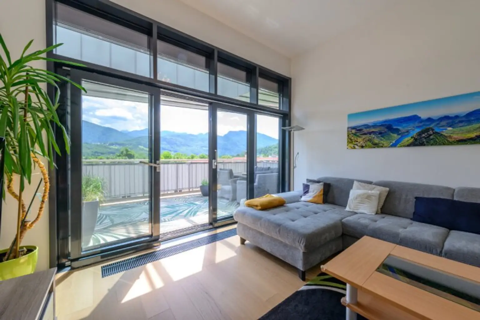 Luxuriöse, lichtdurchflutete Penthousewohnung mit atemberaubendem Ausblick