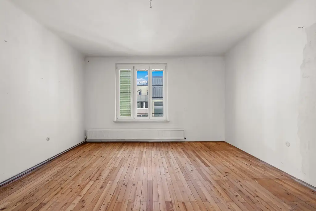 "Zentrale Floridsdorfer Lage – 3-Zimmer-Sanierungsobjekt mit Aufzug"