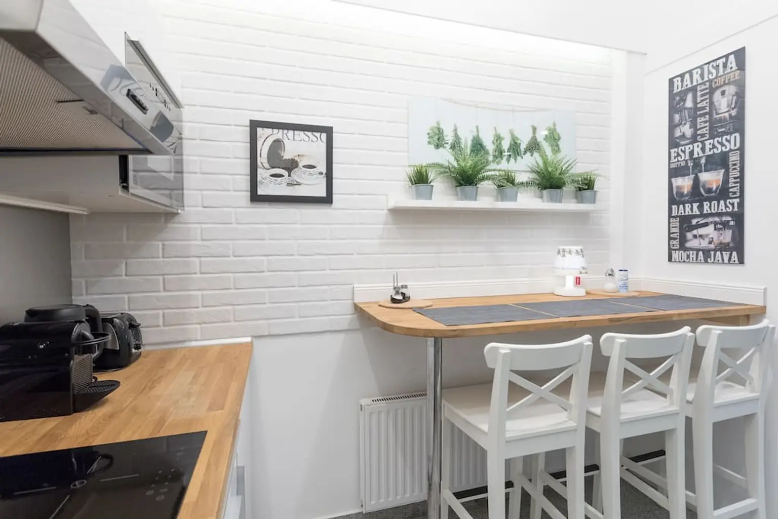 BEZUGSFERTIGE, TOPAUSGESTATTETE ALTBAUWOHNUNG NÄHE MARGARETENPLATZ  4 GEHMINUTEN ZUR U4-PILGRAMGASSE