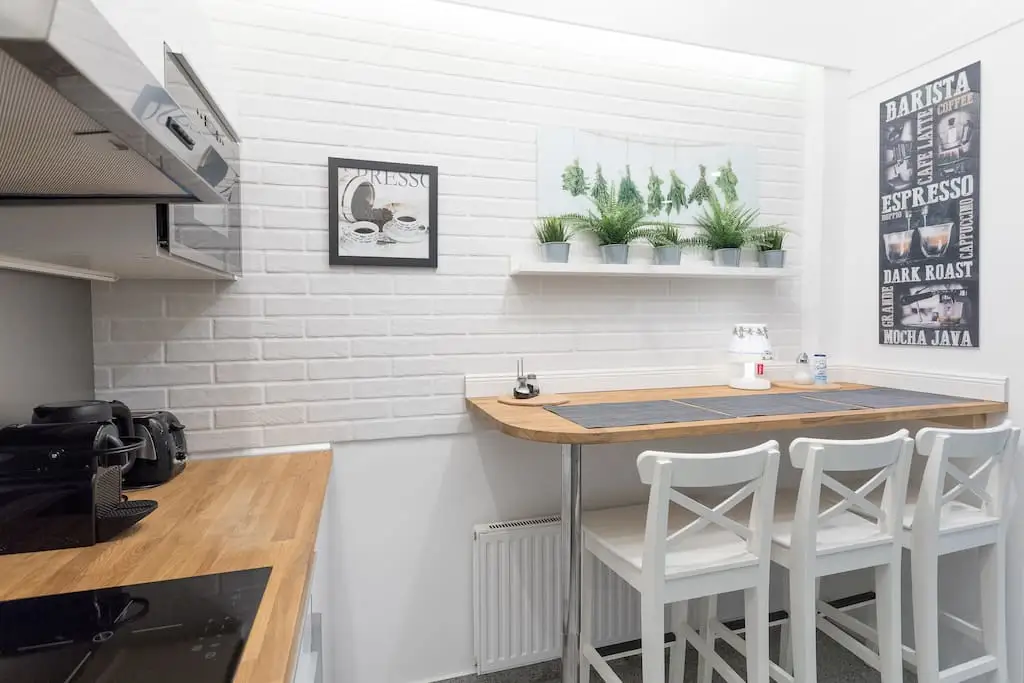 BEZUGSFERTIGE, TOPAUSGESTATTETE ALTBAUWOHNUNG NÄHE MARGARETENPLATZ  4 GEHMINUTEN ZUR U4-PILGRAMGASSE