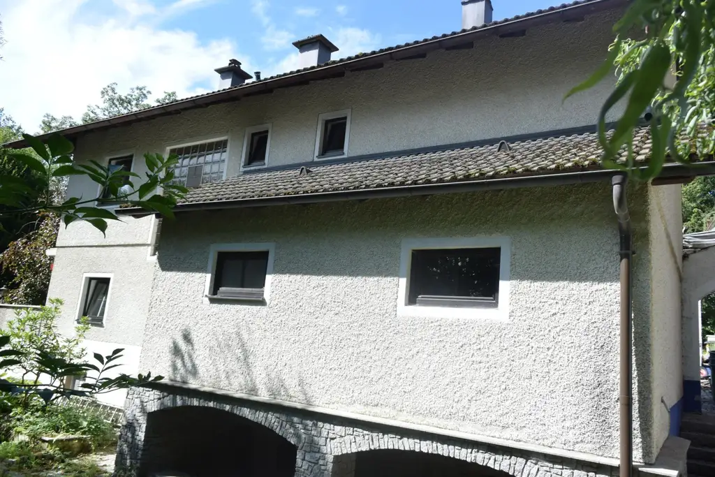Wohnhaus mit Garten