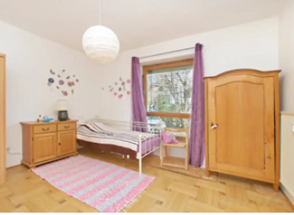Vielseitiges Ein- oder Zweifamilienhaus mit großzügiger Dachterrasse in beliebter Lage