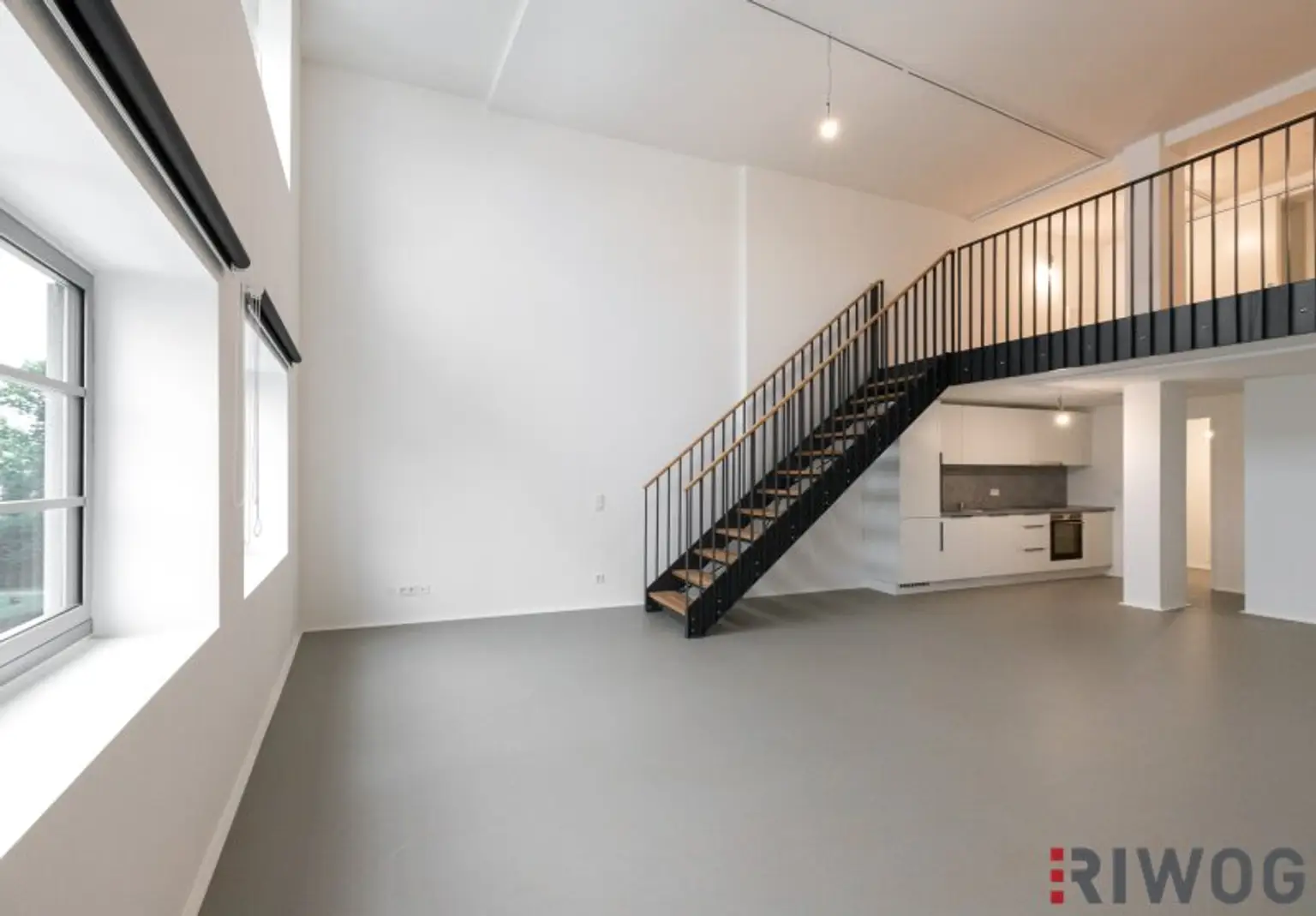 ERSTBEZUG nach Sanierung | Außergewöhnliches Loft mit Raumhöhe bis zu ca. 4,90 m | Büro/Praxis Nutzung und Kurzzeitvermietung möglich