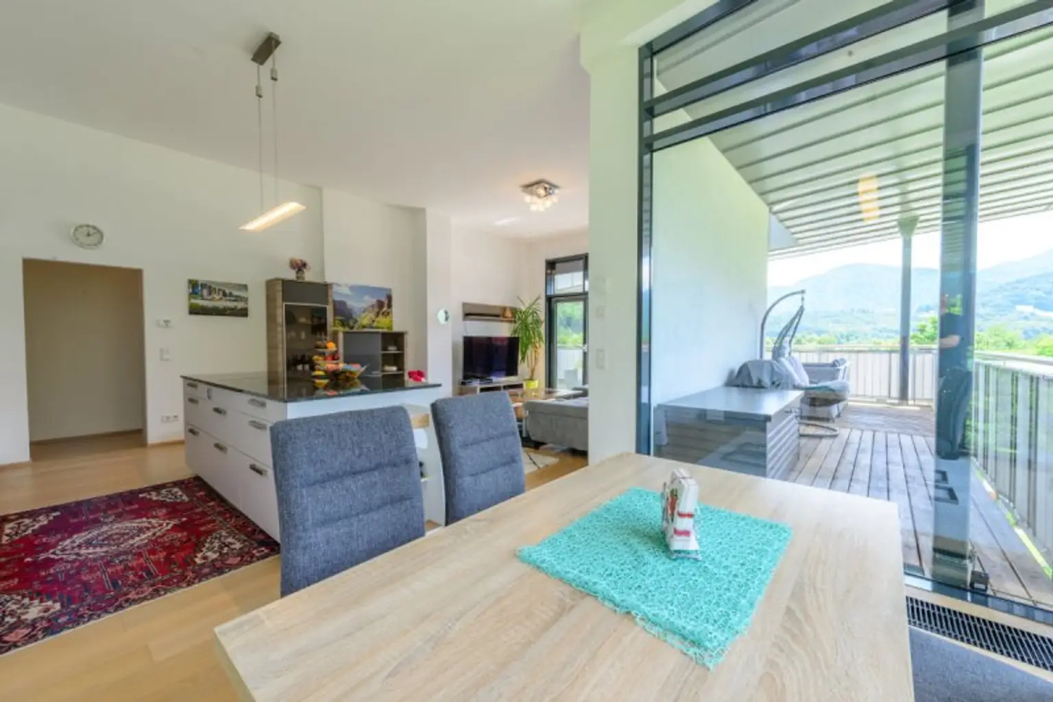 Luxuriöse, lichtdurchflutete Penthousewohnung mit atemberaubendem Ausblick