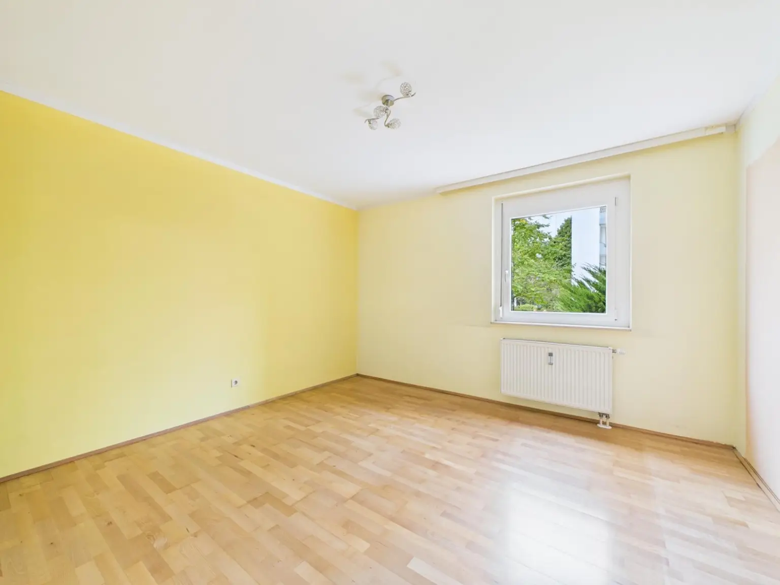 LINZ / FROSCHBERG: WANN WENN NICHT JETZT - Perfekt aufgeteilte Eigentumswohnung mit 4 Zimmer - Wohnfläche ca. 92 m2 + Loggia (Einzelgarage möglich)