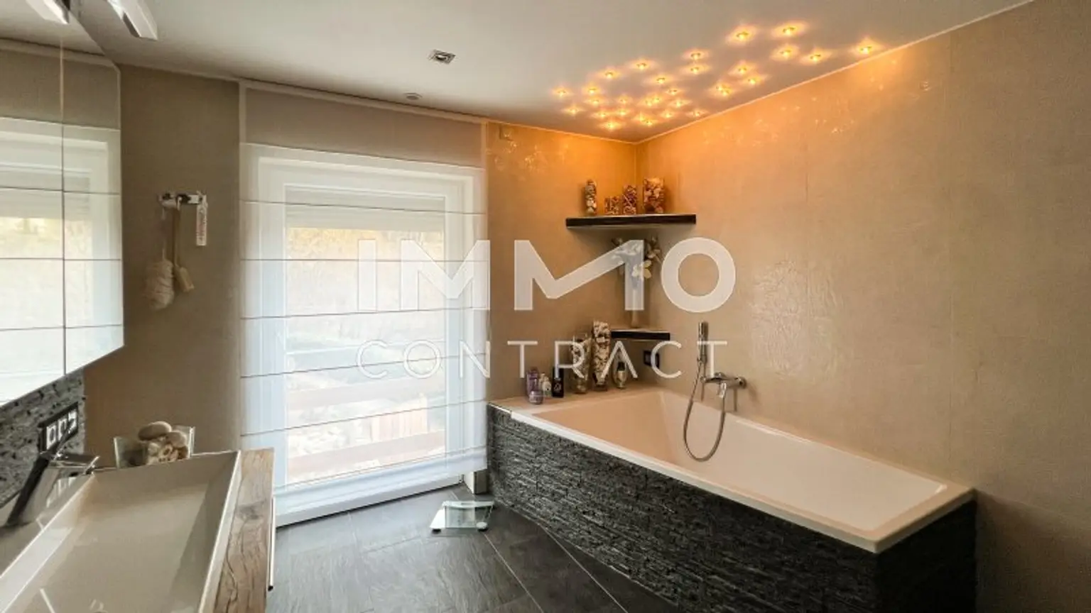 EG: Bad 1 - Eckbadewanne