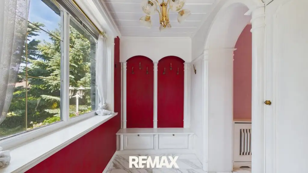 Sanierungsbedürftiges Schmuckstück - Ein Zuhause mit Charme, Licht und Möglichkeiten