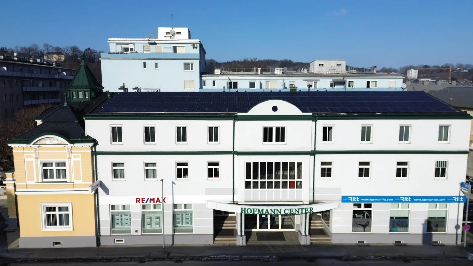 Vorderseite Gebäude