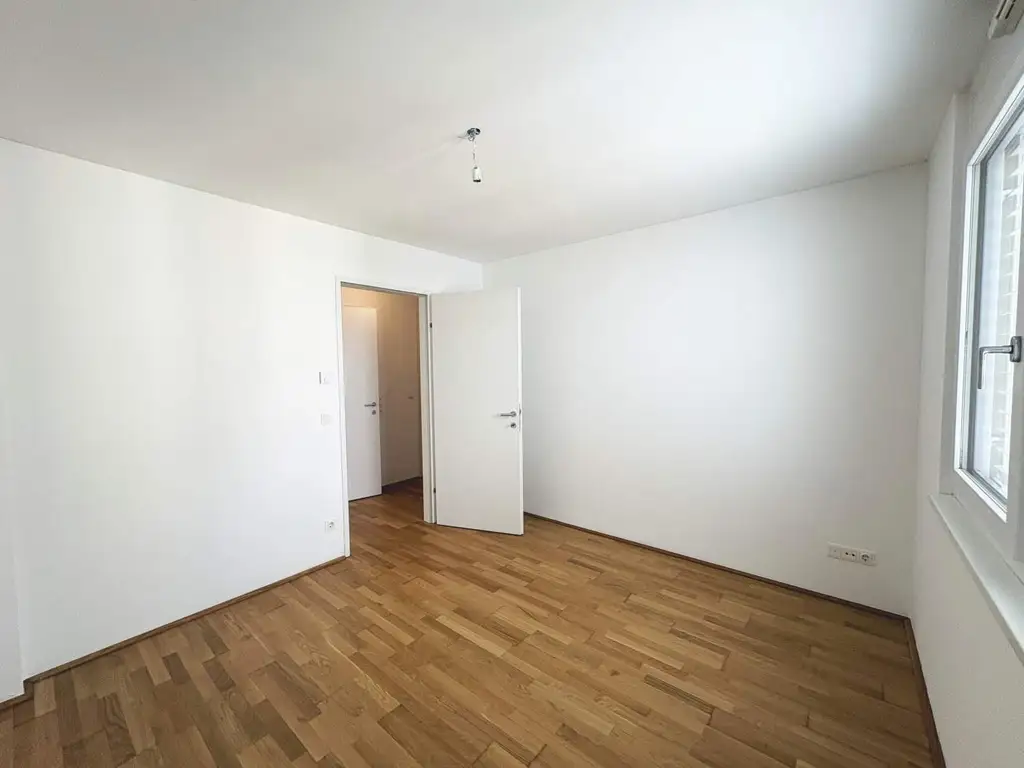 Q11 Leben in Simmering - 
Lichtdurchflutete Balkonwohnung mit 4 Zimmern und Deckenkühlung!