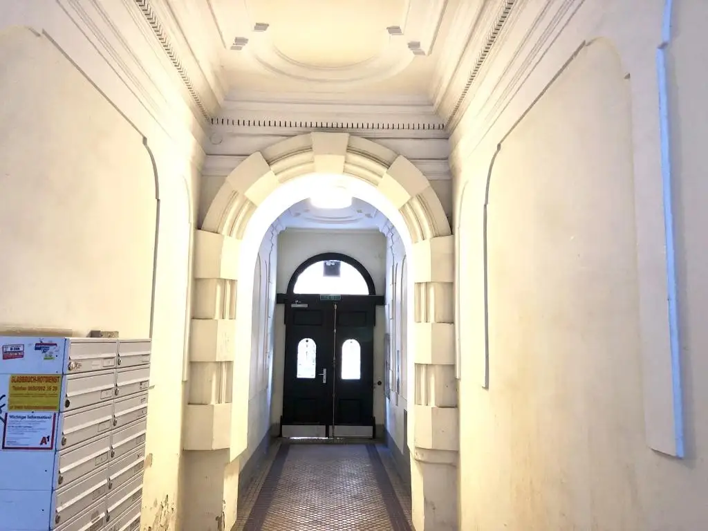 "Ruhige 2-Zimmer Altbau-Wohnung"