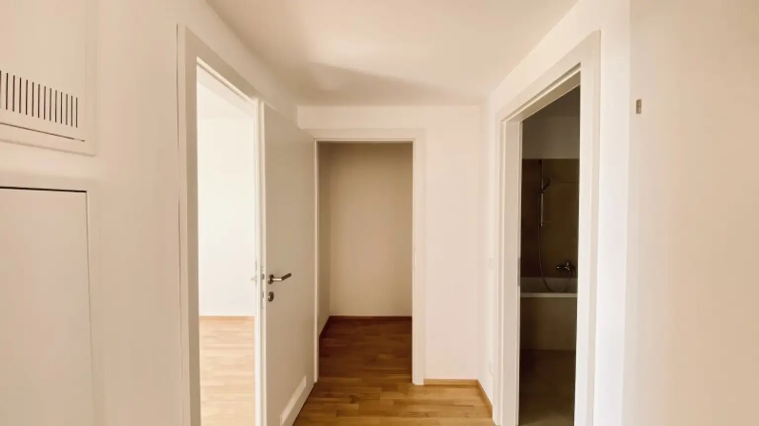 Neubau Erstbezug Wunderschöne Drei Zimmer Wohnung mit Balkon und herausragender Aussicht