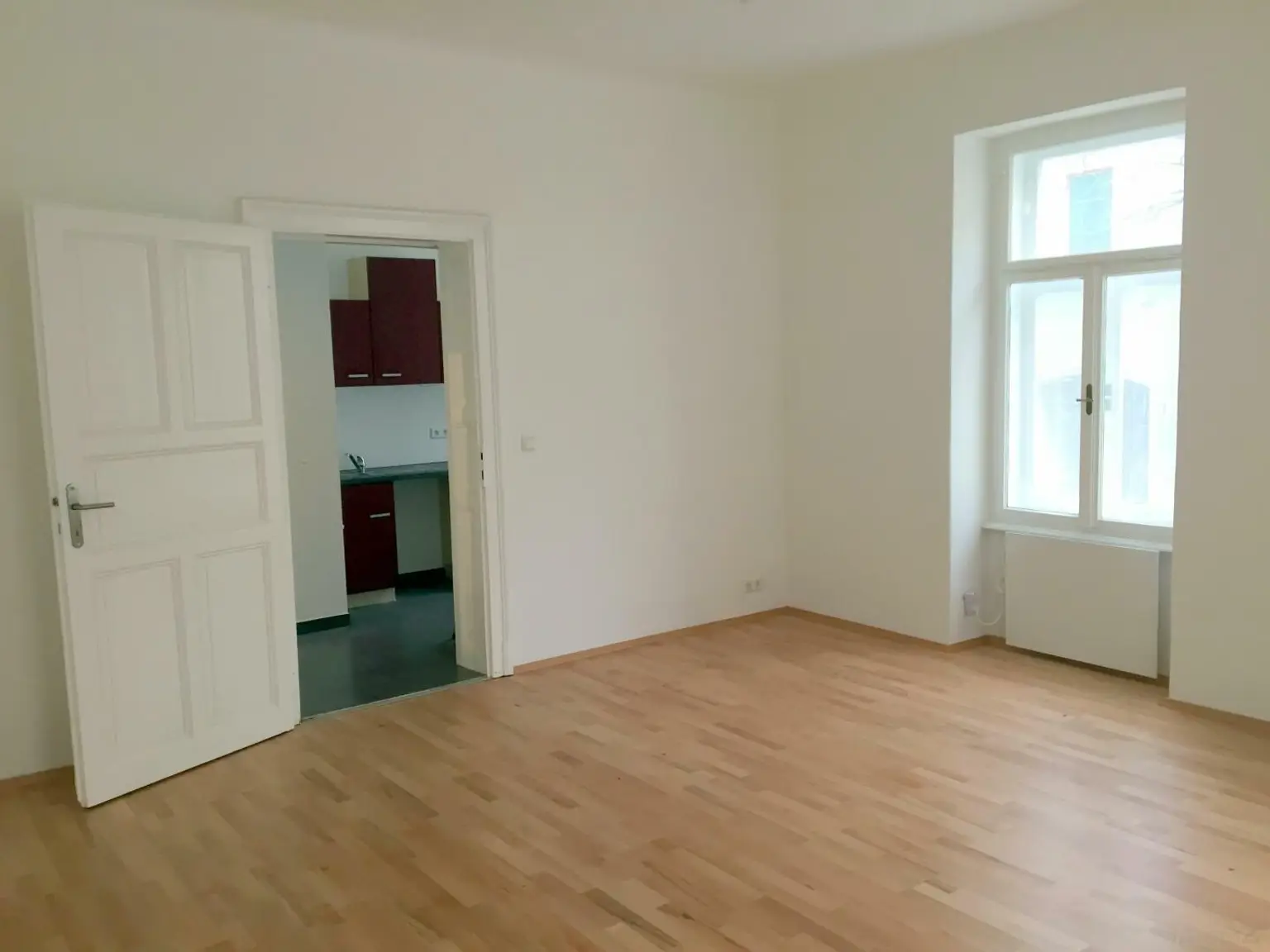 Altbauwohnung im Hochparterre - bis 1.1.2028 vermietet - Rendite rund 3,9 % vor Afa + EST