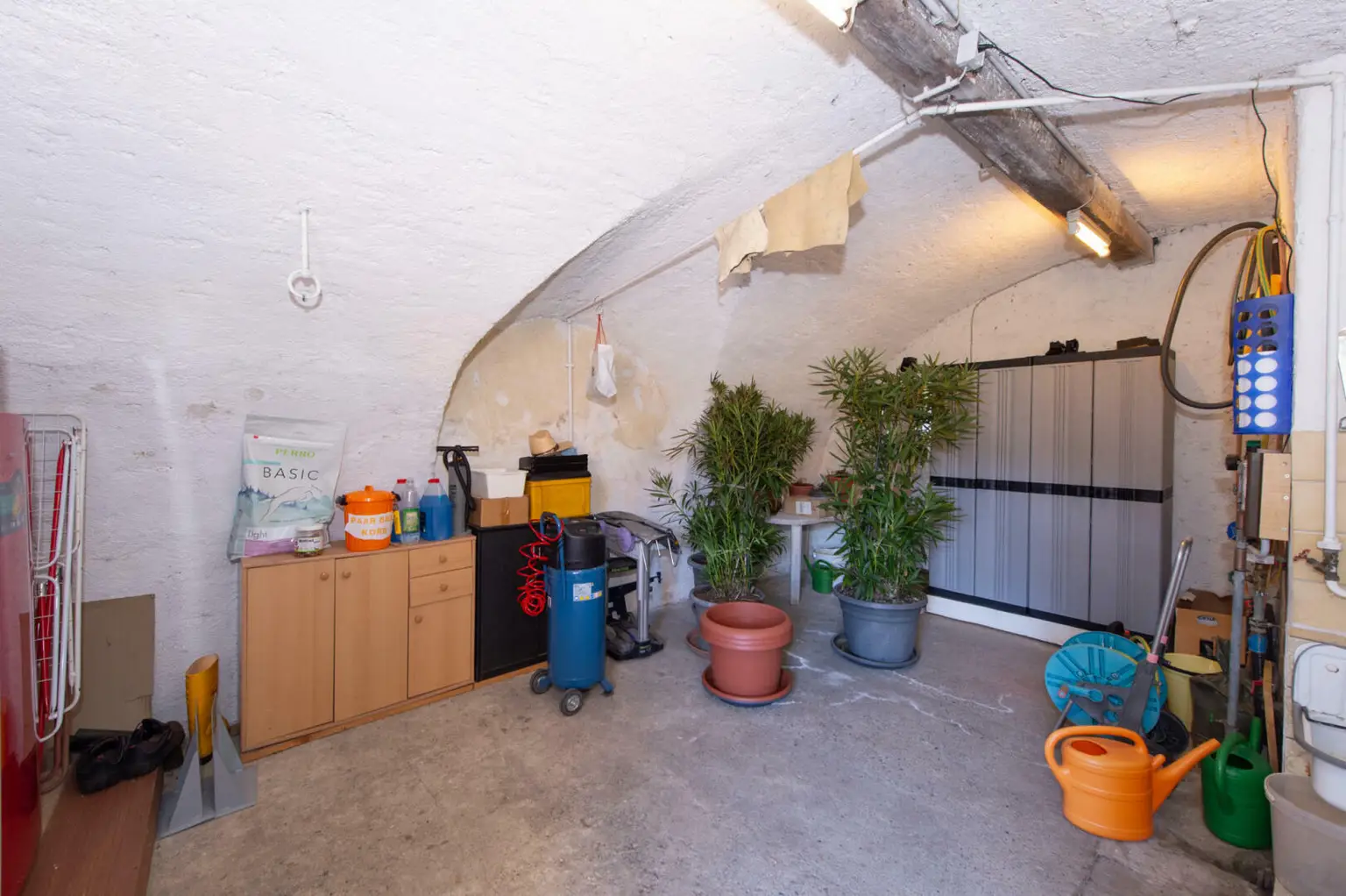 Großzügiges Einfamilienhaus mit viel Platz, hohem Potenzial und hoher Bebauungsdichte – Ideal für Familien oder Investoren