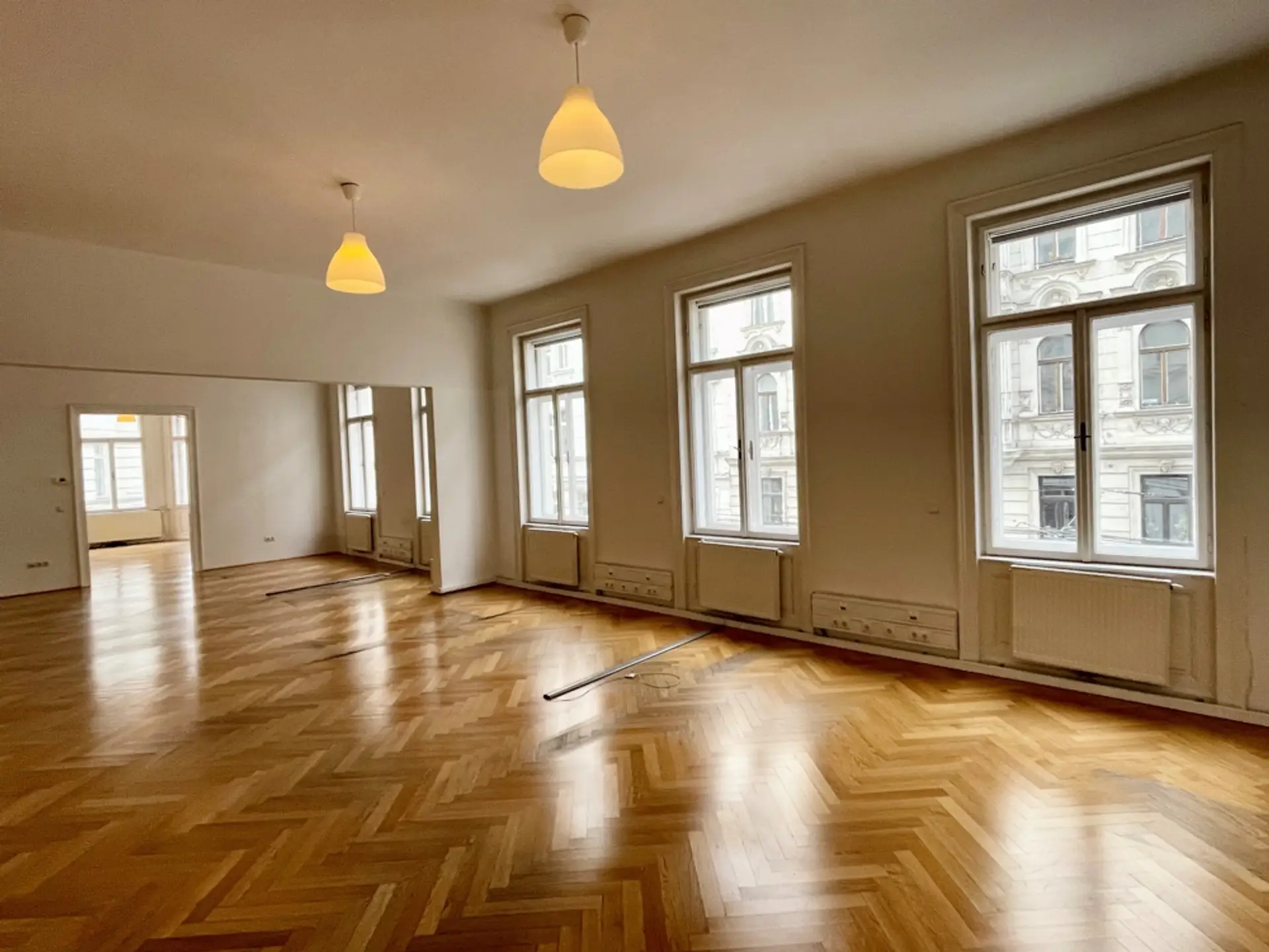 1070 Wien, Neubaugasse 64-66 innen großes Büro