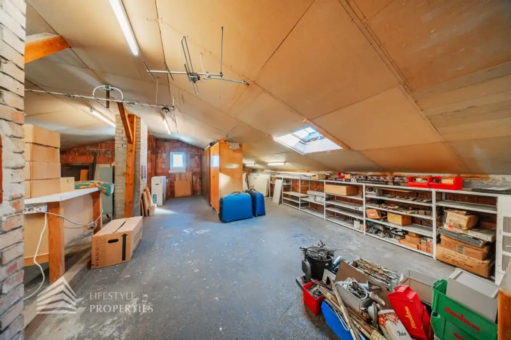 Großzügiges Familienrefugium in absoluter Ruhelage – charmantes Wohnhaus auf 1.000 m² Traumgrundstück in 1220 Wien