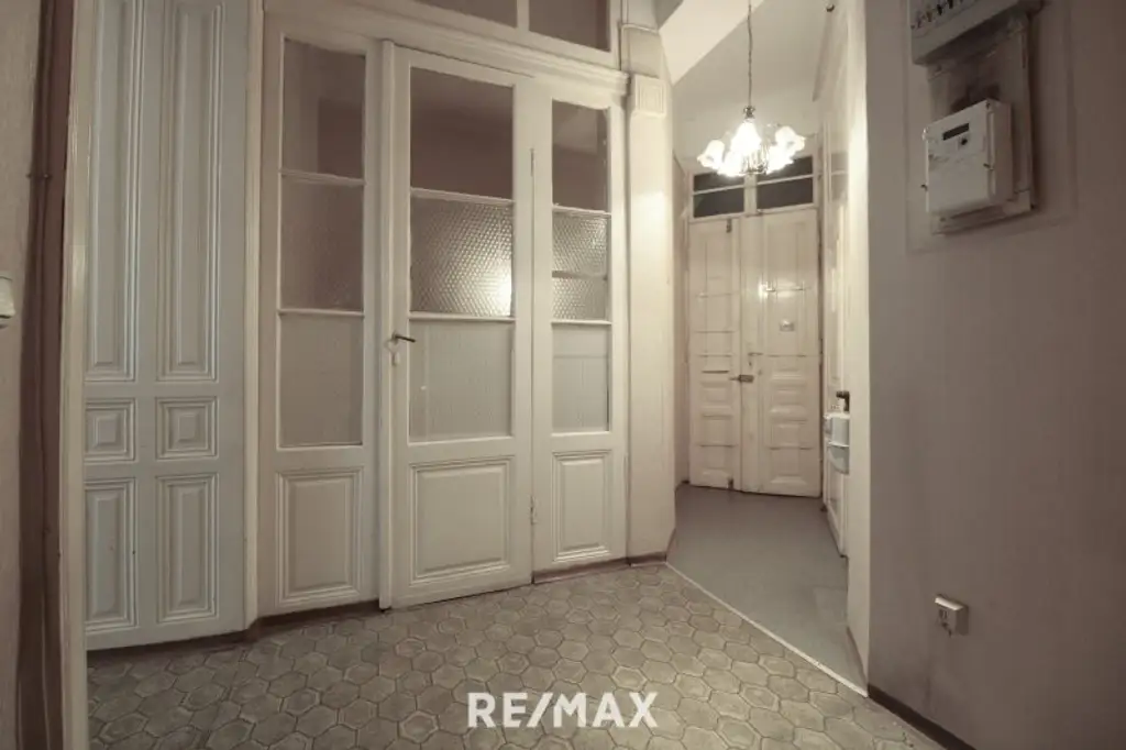 Altbau mit Potenzial im Herzen von Neubau