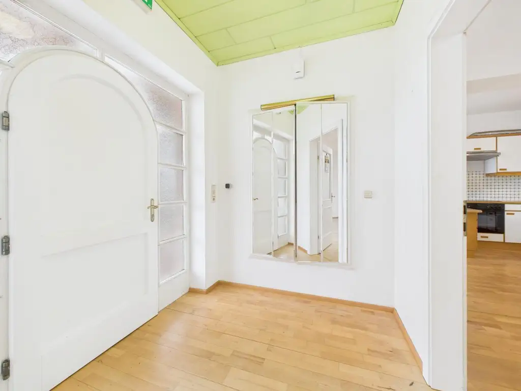 Großzügiges Wohnhaus oder Anlageobjekt