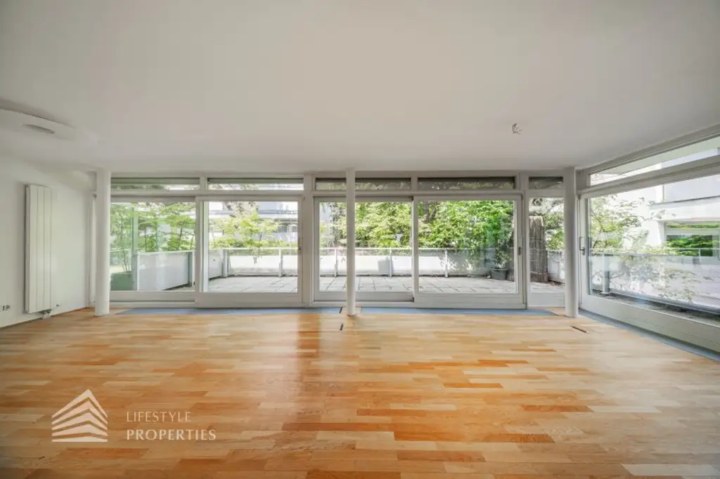 Wunderschöne 4 - Zimmer Wohnung mit Terrasse und 2 Balkonen
